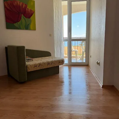 Entire 4pax , Sea View, Pool Ravda